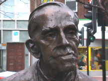 huddlestonebust